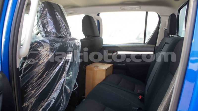 Big with watermark toyota hilux artibonite import dubai 2495