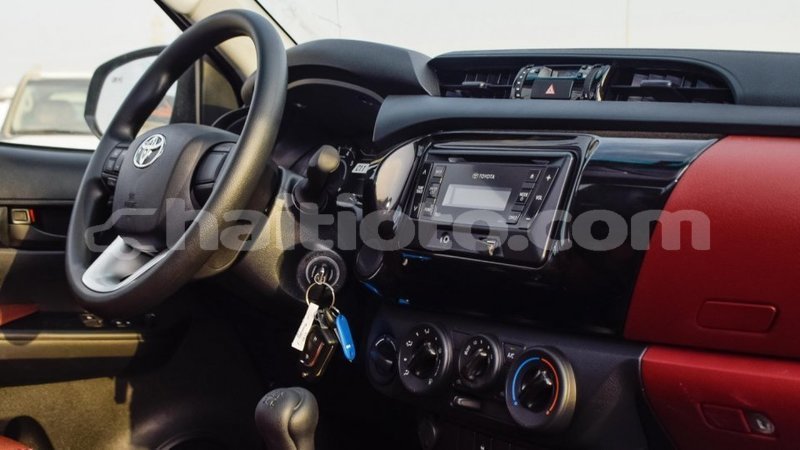 Big with watermark toyota hilux artibonite import dubai 2496