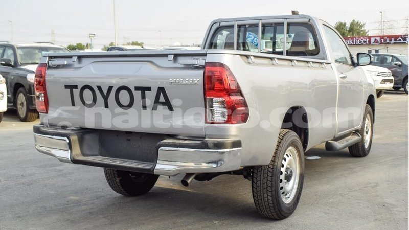 Big with watermark toyota hilux artibonite import dubai 2496