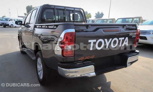 Acheter Import Voiture Toyota Hilux Noir à Import - Dubai, Artibonite Acheter Import Voiture Toyota Hilux Noir à Import - Dubai, Artibonite