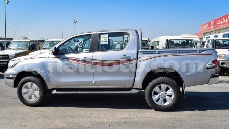 Big with watermark toyota hilux artibonite import dubai 2498