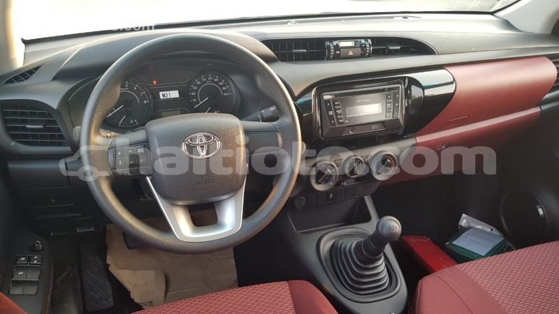 Big with watermark toyota hilux artibonite import dubai 2499