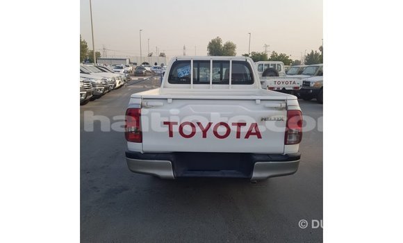 Acheter Import Voiture Toyota Hilux Blanc à Import - Dubai, Artibonite Acheter Import Voiture Toyota Hilux Blanc à Import - Dubai, Artibonite