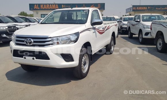 Acheter Import Voiture Toyota Hilux Blanc à Import - Dubai, Artibonite Acheter Import Voiture Toyota Hilux Blanc à Import - Dubai, Artibonite