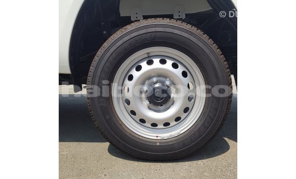 Acheter Import Voiture Toyota Hilux Blanc à Import - Dubai, Artibonite Acheter Import Voiture Toyota Hilux Blanc à Import - Dubai, Artibonite