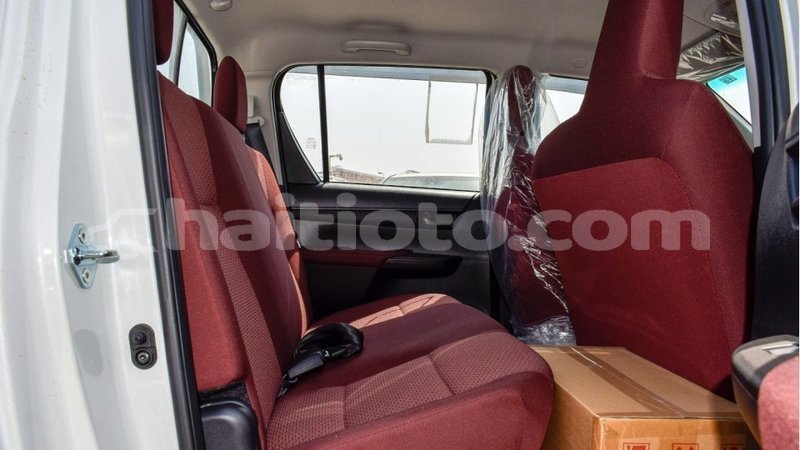 Big with watermark toyota hilux artibonite import dubai 2503