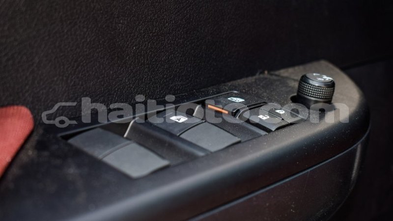 Big with watermark toyota hilux artibonite import dubai 2503