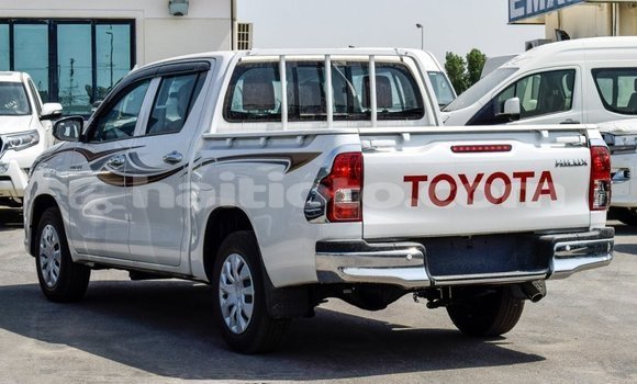 Acheter Import Voiture Toyota Hilux Blanc à Import - Dubai, Artibonite Acheter Import Voiture Toyota Hilux Blanc à Import - Dubai, Artibonite