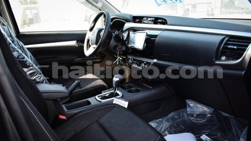 Big with watermark toyota hilux artibonite import dubai 2511