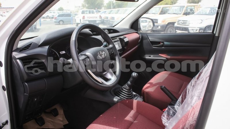 Big with watermark toyota hilux artibonite import dubai 2512