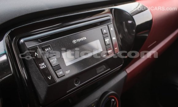 Acheter Import Voiture Toyota Hilux Blanc à Import - Dubai, Artibonite Acheter Import Voiture Toyota Hilux Blanc à Import - Dubai, Artibonite