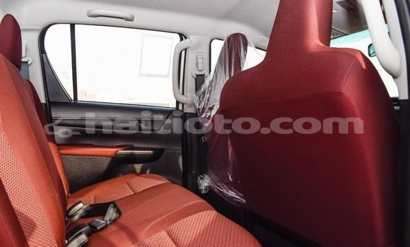 Buy Import Toyota Hilux White Car in Import - Dubai in Artibonite Buy Import Toyota Hilux White Car in Import - Dubai in Artibonite