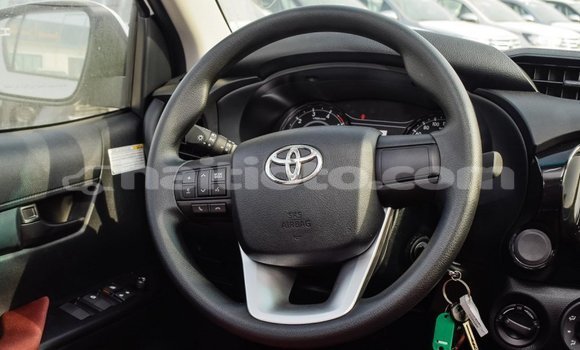 Buy Import Toyota Hilux White Car in Import - Dubai in Artibonite Buy Import Toyota Hilux White Car in Import - Dubai in Artibonite