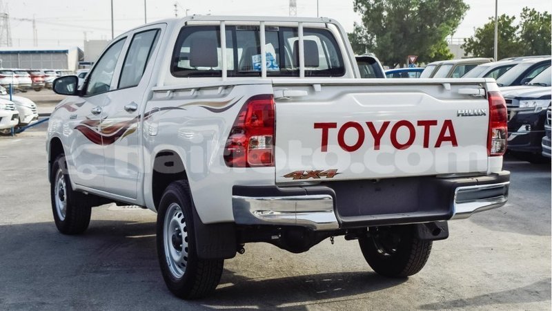 Big with watermark toyota hilux artibonite import dubai 2515