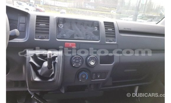 Acheter Import Voiture Toyota Hiace Blanc à Import - Dubai, Artibonite Acheter Import Voiture Toyota Hiace Blanc à Import - Dubai, Artibonite