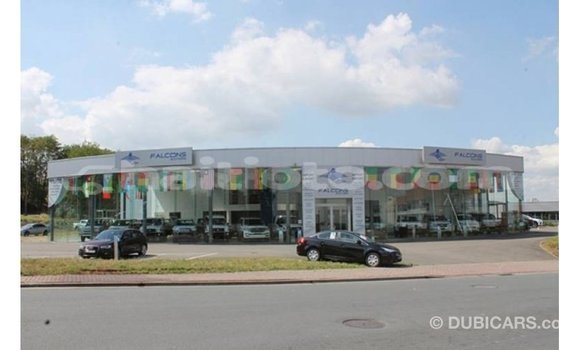 Acheter Import Voiture Toyota Hilux Blanc à Import - Dubai, Artibonite Acheter Import Voiture Toyota Hilux Blanc à Import - Dubai, Artibonite