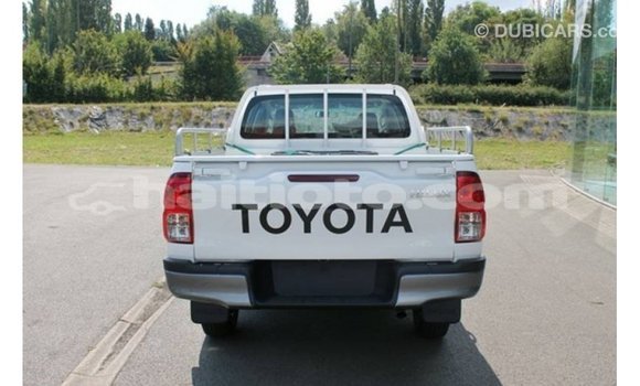 Buy Import Toyota Hilux White Car in Import - Dubai in Artibonite Buy Import Toyota Hilux White Car in Import - Dubai in Artibonite