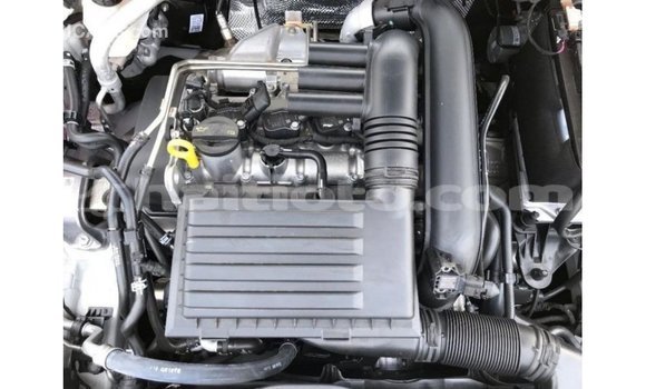 Acheter Import Voiture Volkswagen Golf Blanc à Import - Dubai, Artibonite Acheter Import Voiture Volkswagen Golf Blanc à Import - Dubai, Artibonite