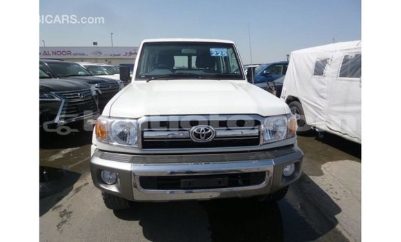 Acheter Import Voiture Toyota Land Cruiser Blanc à Import - Dubai, Artibonite Acheter Import Voiture Toyota Land Cruiser Blanc à Import - Dubai, Artibonite
