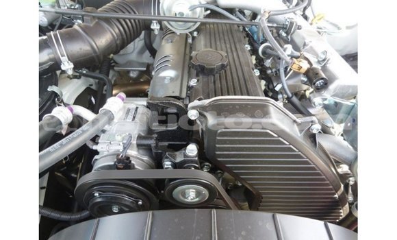 Acheter Import Voiture Toyota Land Cruiser Blanc à Import - Dubai, Artibonite Acheter Import Voiture Toyota Land Cruiser Blanc à Import - Dubai, Artibonite