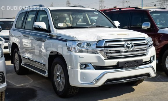 Acheter Import Voiture Toyota Land Cruiser Blanc à Import - Dubai, Artibonite Acheter Import Voiture Toyota Land Cruiser Blanc à Import - Dubai, Artibonite