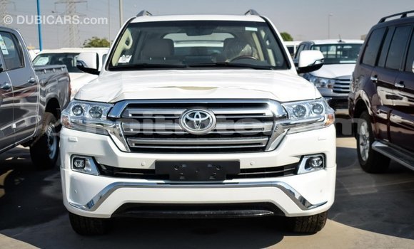 Acheter Import Voiture Toyota Land Cruiser Blanc à Import - Dubai, Artibonite Acheter Import Voiture Toyota Land Cruiser Blanc à Import - Dubai, Artibonite