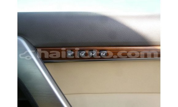 Acheter Import Voiture Toyota Land Cruiser Noir à Import - Dubai, Artibonite Acheter Import Voiture Toyota Land Cruiser Noir à Import - Dubai, Artibonite