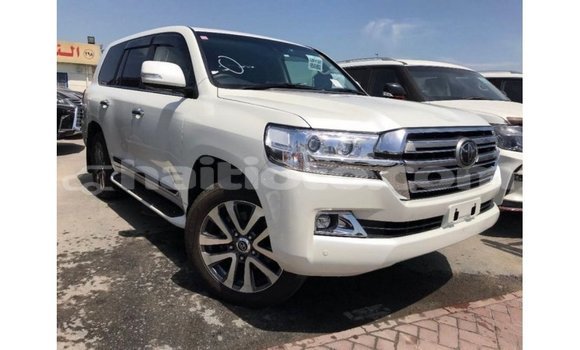 Acheter Import Voiture Toyota Land Cruiser Blanc à Import - Dubai, Artibonite Acheter Import Voiture Toyota Land Cruiser Blanc à Import - Dubai, Artibonite