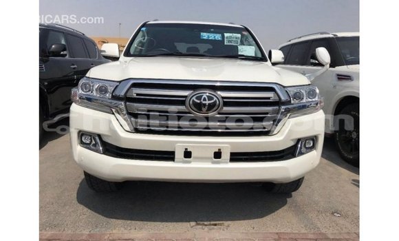 Acheter Import Voiture Toyota Land Cruiser Blanc à Import - Dubai, Artibonite Acheter Import Voiture Toyota Land Cruiser Blanc à Import - Dubai, Artibonite