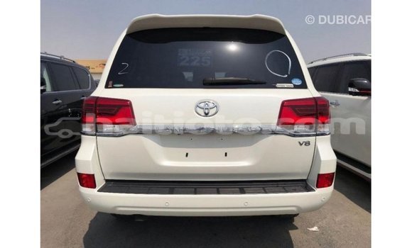 Acheter Import Voiture Toyota Land Cruiser Blanc à Import - Dubai, Artibonite Acheter Import Voiture Toyota Land Cruiser Blanc à Import - Dubai, Artibonite