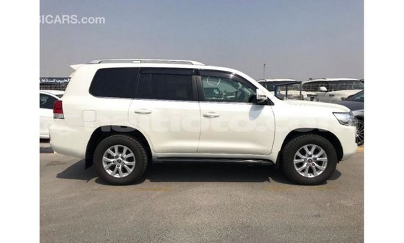 Acheter Import Voiture Toyota Land Cruiser Blanc à Import - Dubai, Artibonite Acheter Import Voiture Toyota Land Cruiser Blanc à Import - Dubai, Artibonite