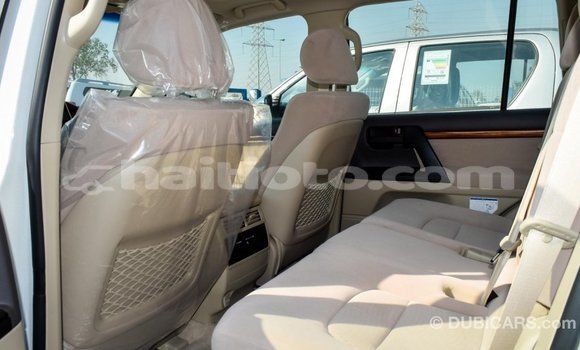 Acheter Import Voiture Toyota Land Cruiser Blanc à Import - Dubai, Artibonite Acheter Import Voiture Toyota Land Cruiser Blanc à Import - Dubai, Artibonite