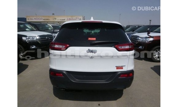 Acheter Import Voiture Jeep Cherokee Blanc à Import - Dubai, Artibonite Acheter Import Voiture Jeep Cherokee Blanc à Import - Dubai, Artibonite