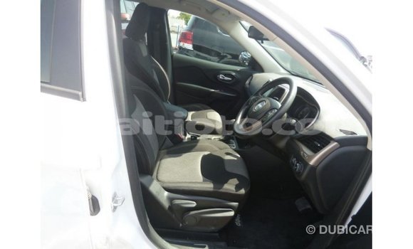 Acheter Import Voiture Jeep Cherokee Blanc à Import - Dubai, Artibonite Acheter Import Voiture Jeep Cherokee Blanc à Import - Dubai, Artibonite