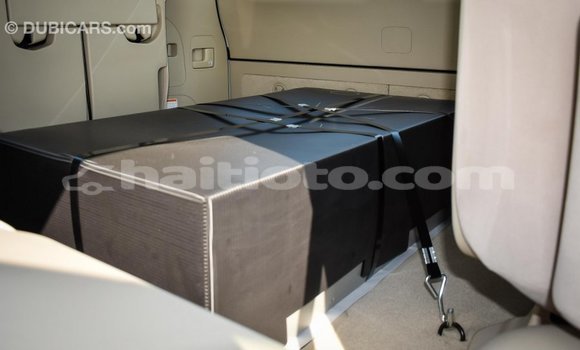 Acheter Import Voiture Toyota Land Cruiser Blanc à Import - Dubai, Artibonite Acheter Import Voiture Toyota Land Cruiser Blanc à Import - Dubai, Artibonite