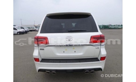 Acheter Import Voiture Toyota Land Cruiser Blanc à Import - Dubai, Artibonite Acheter Import Voiture Toyota Land Cruiser Blanc à Import - Dubai, Artibonite