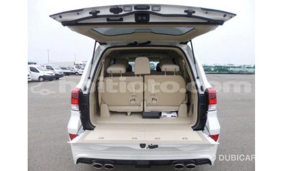 Acheter Import Voiture Toyota Land Cruiser Blanc à Import - Dubai, Artibonite Acheter Import Voiture Toyota Land Cruiser Blanc à Import - Dubai, Artibonite