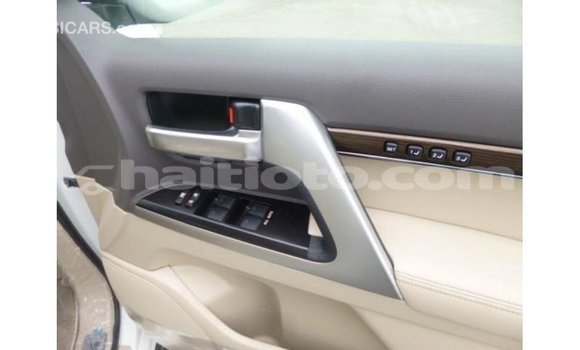 Acheter Import Voiture Toyota Land Cruiser Blanc à Import - Dubai, Artibonite Acheter Import Voiture Toyota Land Cruiser Blanc à Import - Dubai, Artibonite