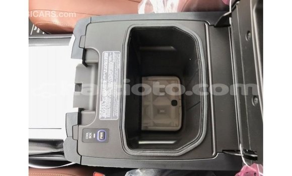 Acheter Import Voiture Toyota Land Cruiser Noir à Import - Dubai, Artibonite Acheter Import Voiture Toyota Land Cruiser Noir à Import - Dubai, Artibonite
