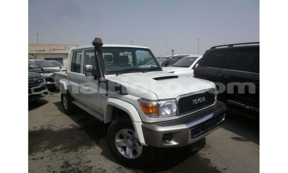 Acheter Import Voiture Toyota Land Cruiser Blanc à Import - Dubai, Artibonite Acheter Import Voiture Toyota Land Cruiser Blanc à Import - Dubai, Artibonite