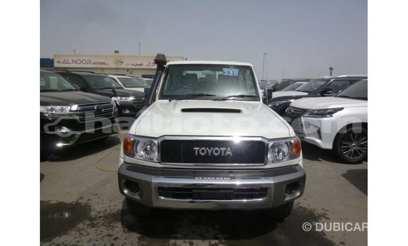 Acheter Import Voiture Toyota Land Cruiser Blanc à Import - Dubai, Artibonite Acheter Import Voiture Toyota Land Cruiser Blanc à Import - Dubai, Artibonite