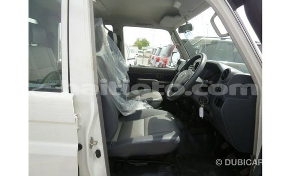 Acheter Import Voiture Toyota Land Cruiser Blanc à Import - Dubai, Artibonite Acheter Import Voiture Toyota Land Cruiser Blanc à Import - Dubai, Artibonite