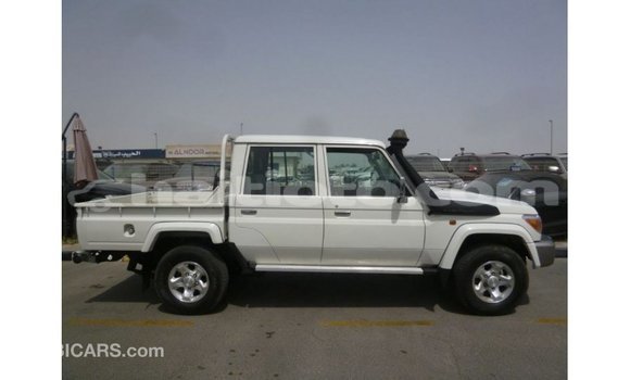 Acheter Import Voiture Toyota Land Cruiser Blanc à Import - Dubai, Artibonite Acheter Import Voiture Toyota Land Cruiser Blanc à Import - Dubai, Artibonite