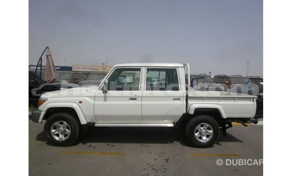 Acheter Import Voiture Toyota Land Cruiser Blanc à Import - Dubai, Artibonite Acheter Import Voiture Toyota Land Cruiser Blanc à Import - Dubai, Artibonite