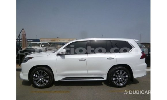 Acheter Import Voiture Lexus LX Blanc à Import - Dubai, Artibonite Acheter Import Voiture Lexus LX Blanc à Import - Dubai, Artibonite