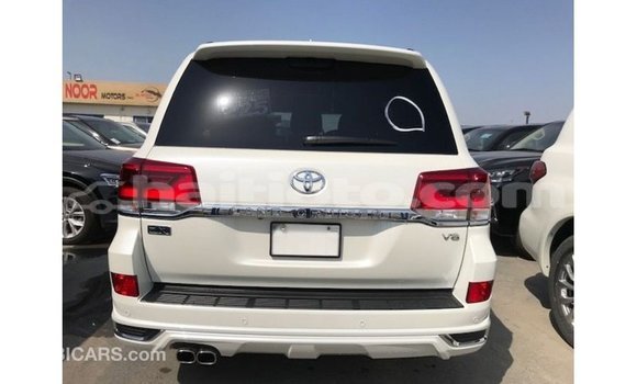 Acheter Import Voiture Toyota Land Cruiser Blanc à Import - Dubai, Artibonite Acheter Import Voiture Toyota Land Cruiser Blanc à Import - Dubai, Artibonite