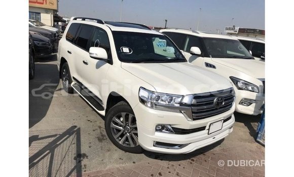 Acheter Import Voiture Toyota Land Cruiser Blanc à Import - Dubai, Artibonite Acheter Import Voiture Toyota Land Cruiser Blanc à Import - Dubai, Artibonite