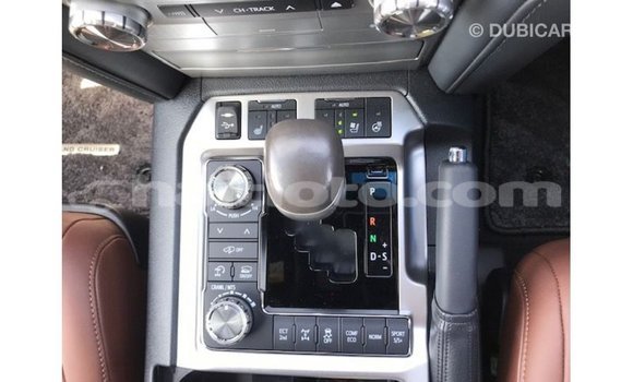Acheter Import Voiture Toyota Land Cruiser Blanc à Import - Dubai, Artibonite Acheter Import Voiture Toyota Land Cruiser Blanc à Import - Dubai, Artibonite