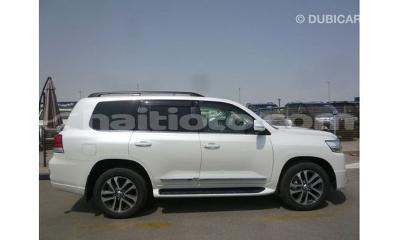 Acheter Import Voiture Toyota Land Cruiser Blanc à Import - Dubai, Artibonite Acheter Import Voiture Toyota Land Cruiser Blanc à Import - Dubai, Artibonite