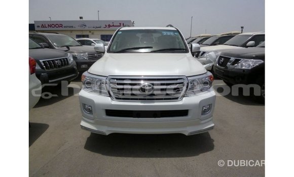 Acheter Import Voiture Toyota Land Cruiser Blanc à Import - Dubai, Artibonite Acheter Import Voiture Toyota Land Cruiser Blanc à Import - Dubai, Artibonite